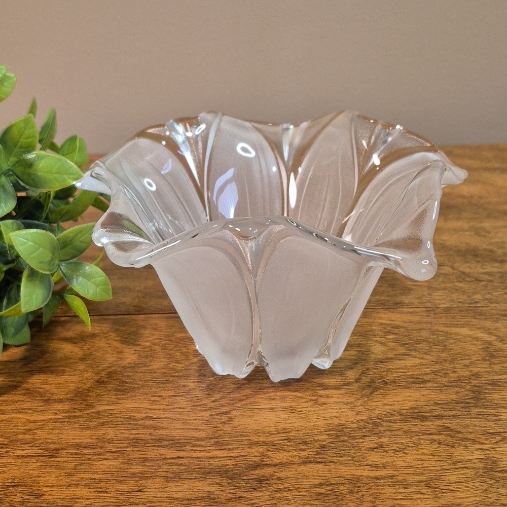 MIKASA Sunflower Frost Round Crimped Ruffled Edge Bowl Candleholder Trinket Dish